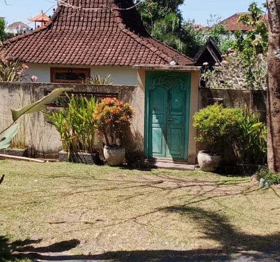 dijual villa joglo di babakan canggu bali