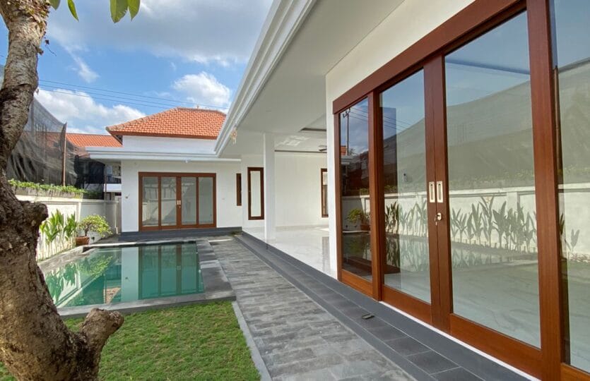 Villa rental pererenan