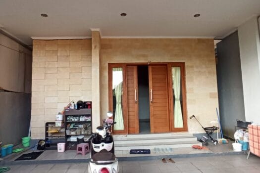 Dijual rumah fully furnished alamat di peguyangan