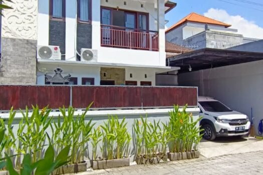 Dijual rumah 2 lantai di ayani utara
