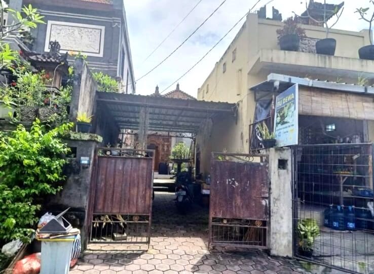 For sale: Minimalist House + Shop