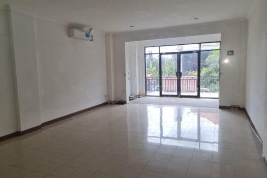 Quick sale; shophouse "Lucky Plaza"